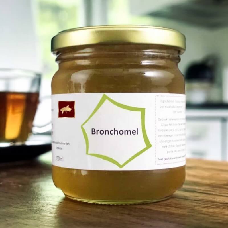 Bronchomel Honing met Kruiden en Menthol – Aromatische Kruidenhoning- Lekkerhoning.nl
