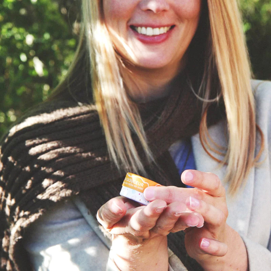 Natuurlijke lippenbalsem rijk aan honing- Lekkerhoning.nl