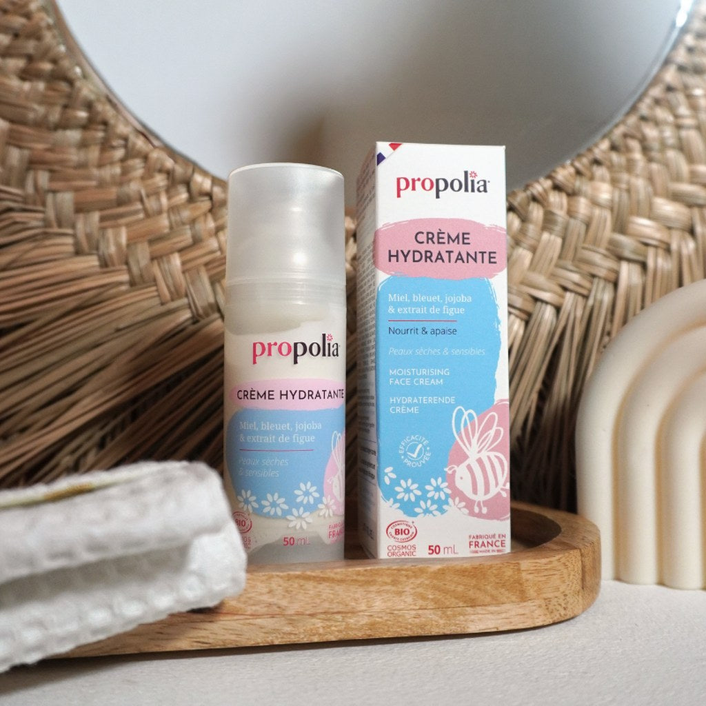 Propolia hydraterende gezichtscreme in badkamer - Lekkerhoning.nl